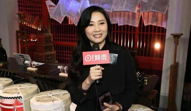 对方不敢乱来：我能用塔罗牌算出来开元棋牌香港女星不怕老公出轨称(图2)