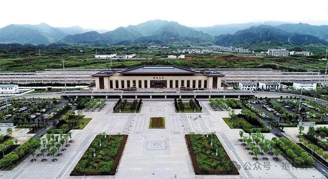 这个县城创造罚款收入下降“奇迹”ky开元棋牌政府大楼旁可以摆摊(图4)