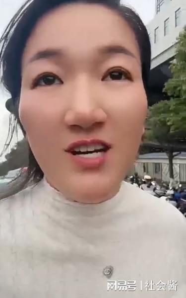 多次开房染HPV公公：谁睡不是睡开元棋牌网红燕儿爷自曝出轨公公(图4)
